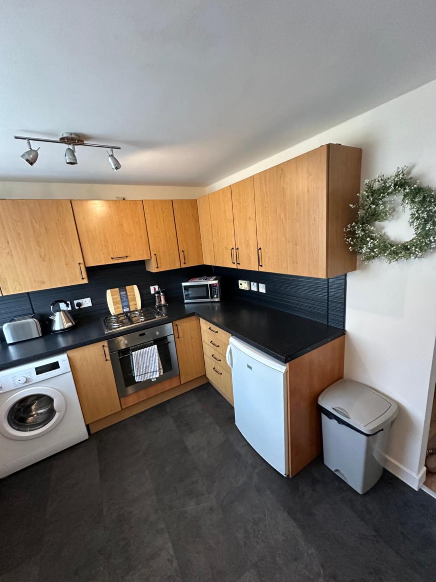 Spacious 3 Bedroom Flat Close To City Center Dalneigh 外观 照片